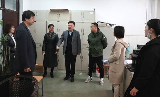 校党委副书记梁云鹤来欧洲杯
走访调研学生工作