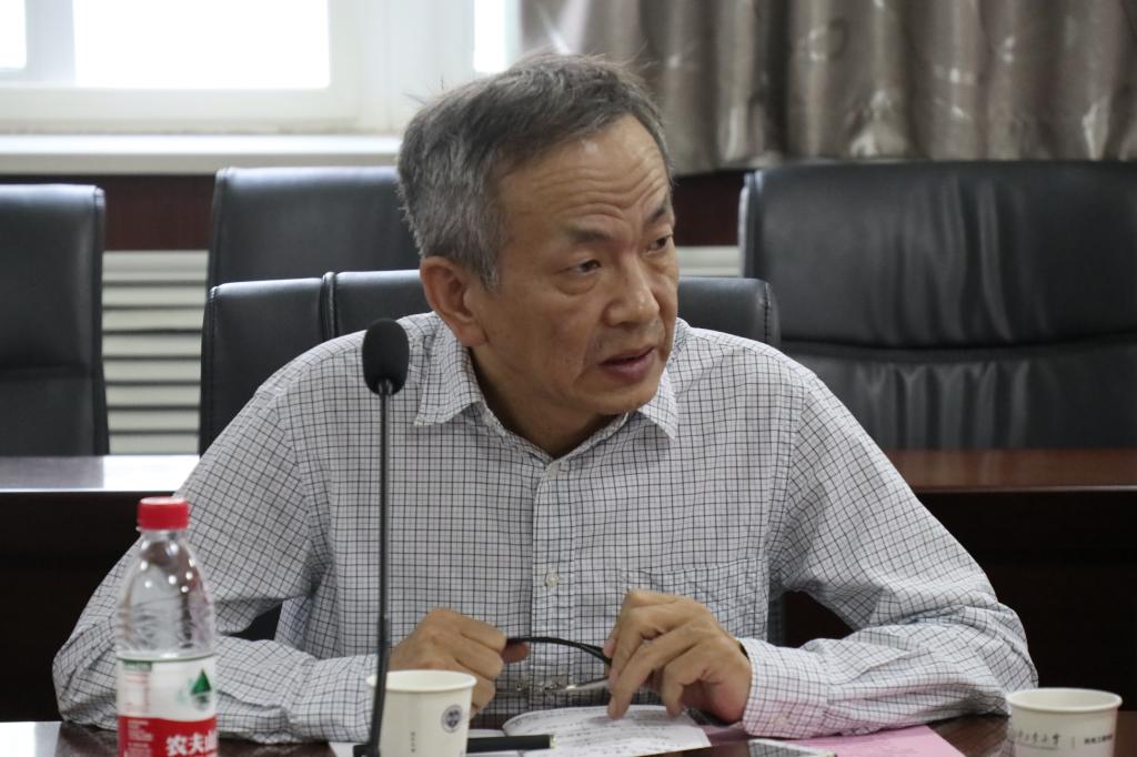 校党委委员、副校长刘卜参加欧洲杯
党委理论学习中心组（扩大）会议